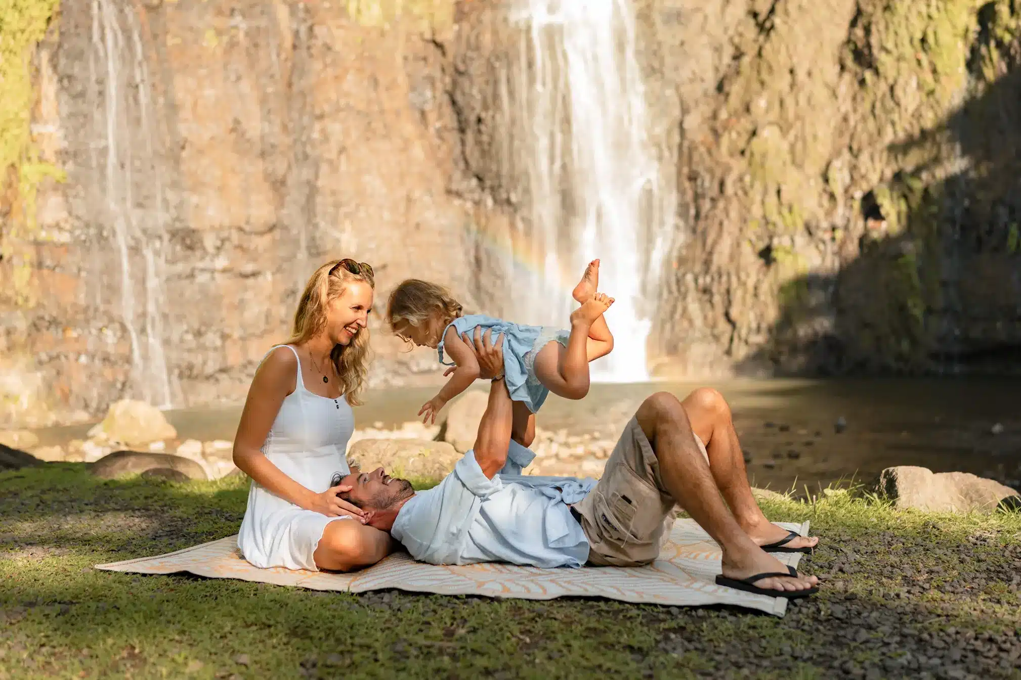 Shooting famille fait par une photographe à Tahiti