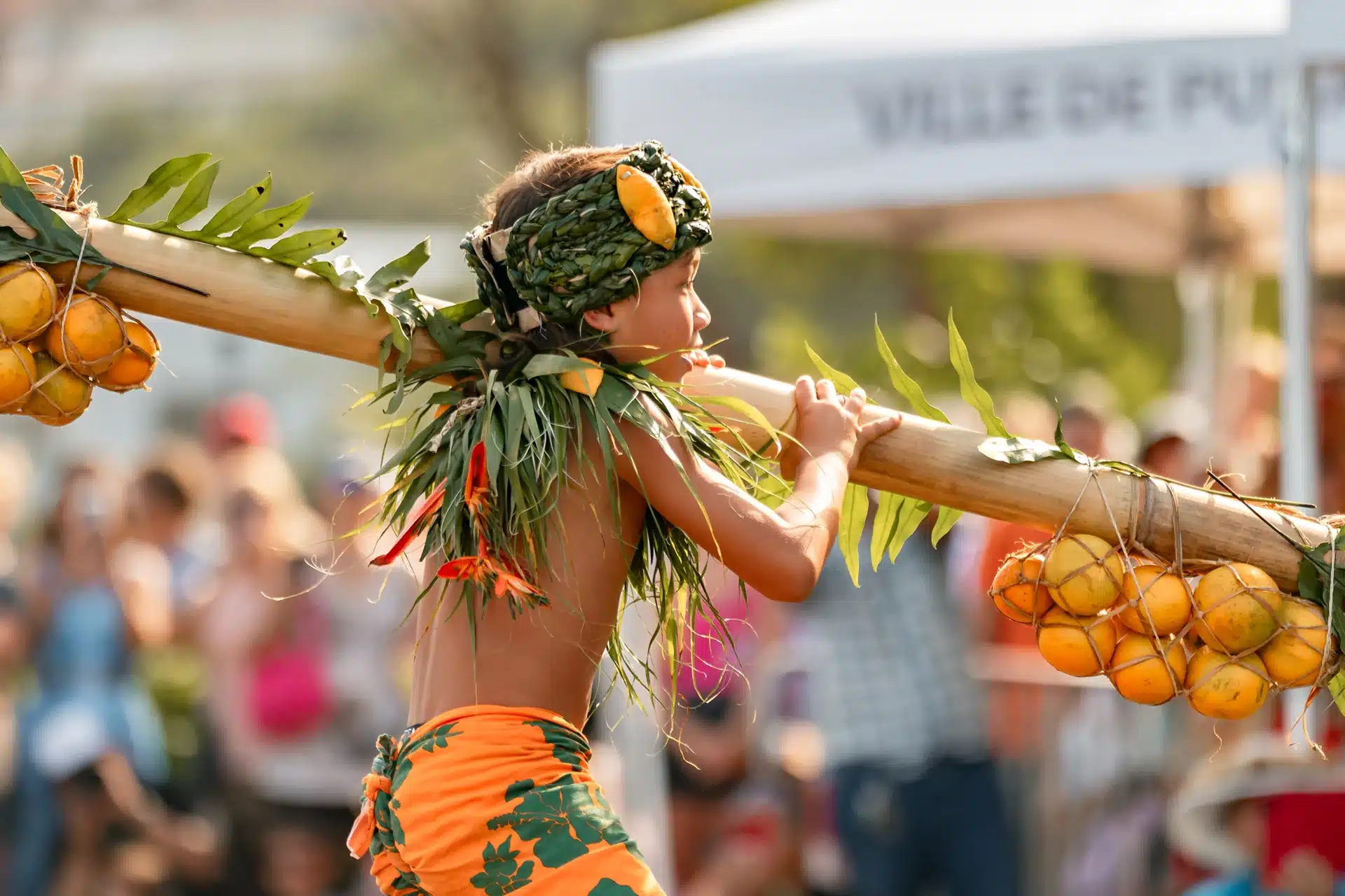 Garcon à la fête de l'Orange à Punaauia à Tahiti