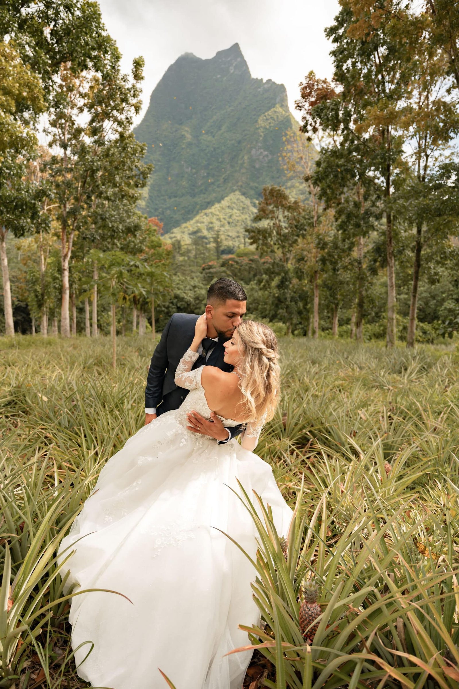 Samantha Hemery Couple amoureux lors d'un shooting day after à Tahiti