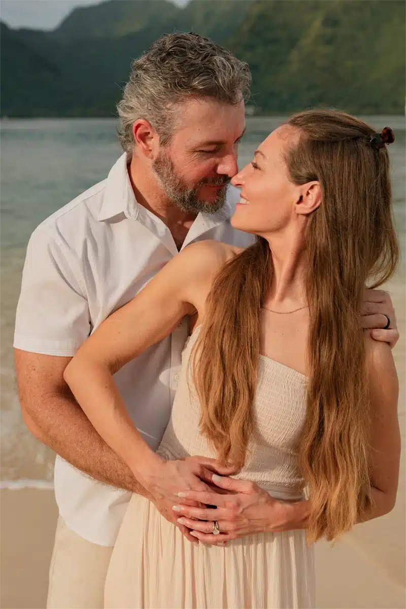 seance-couple-plage-tahiti-samantha-hemery Séance photo couple sur la plage à Tahiti — Samantha Hemery photographe